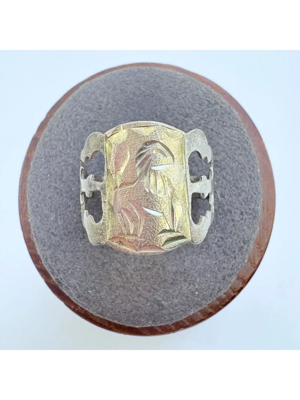 Etched Eagle Design Sterling Silver 925 Gold Tone Ring Size 6.75
